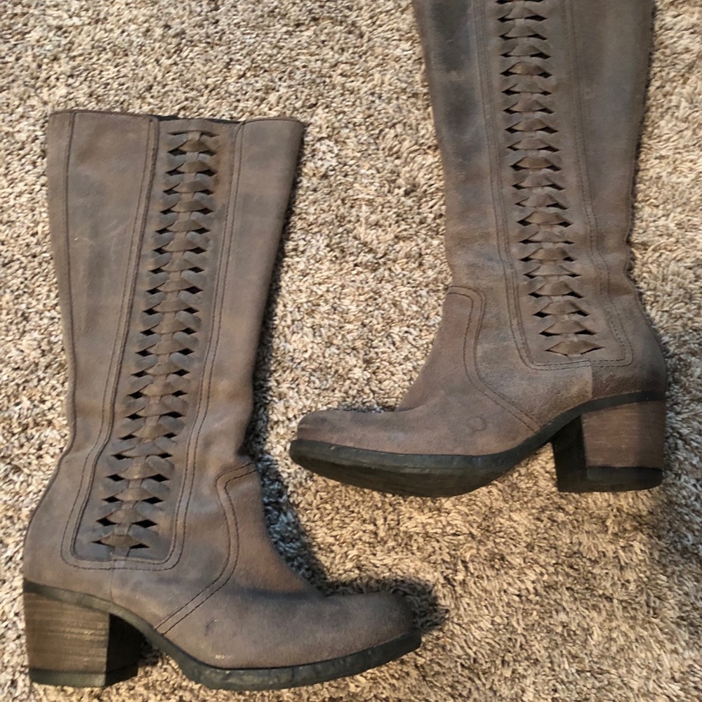 Women’s Born boots!